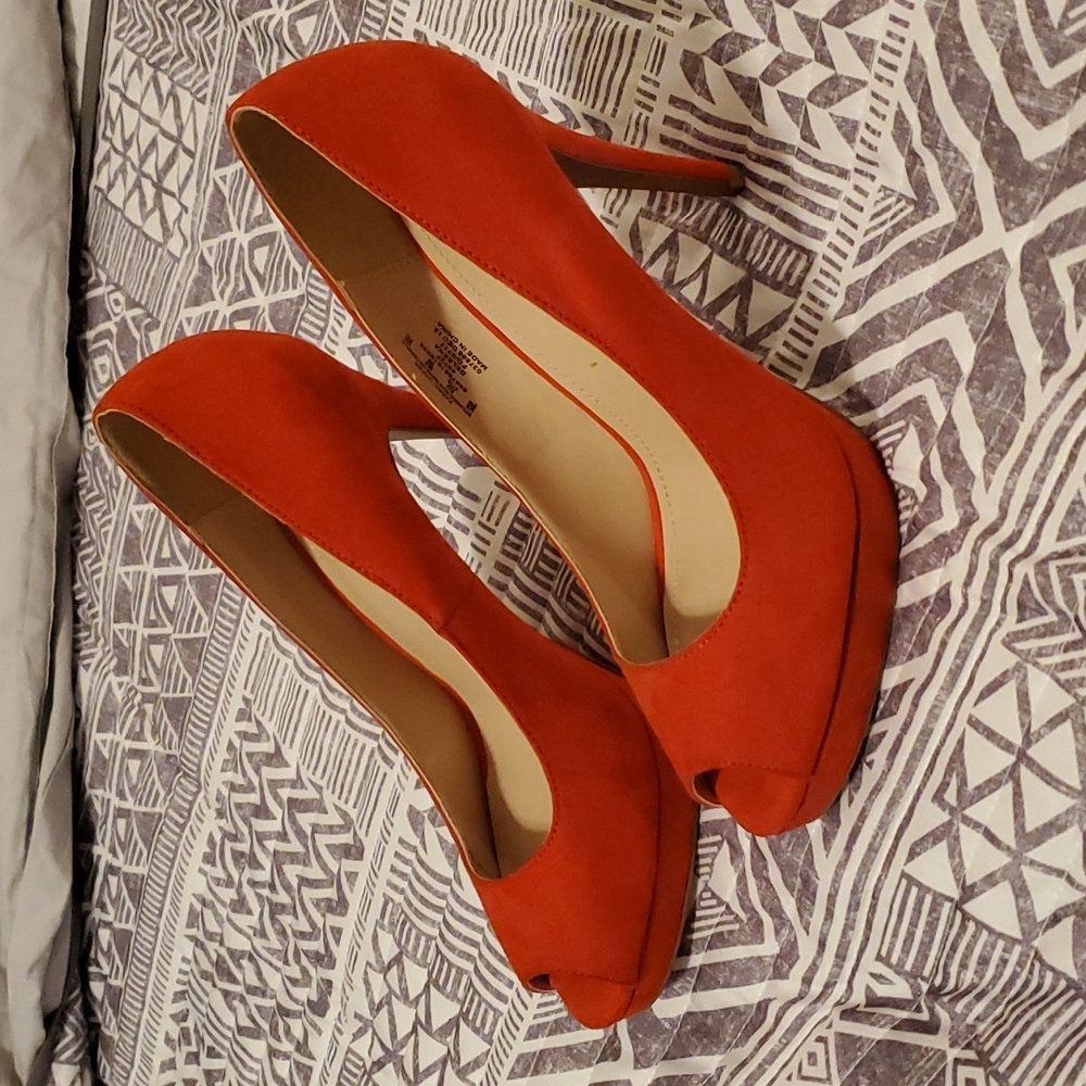 9W US attention Red/Orange Heel. 5"